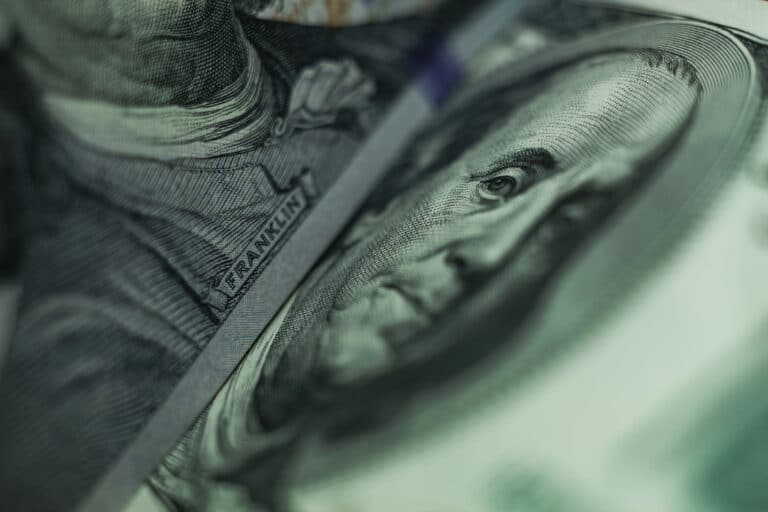 Dollar 27 so‘mga oshdi: 12-may uchun valyutalar kursi