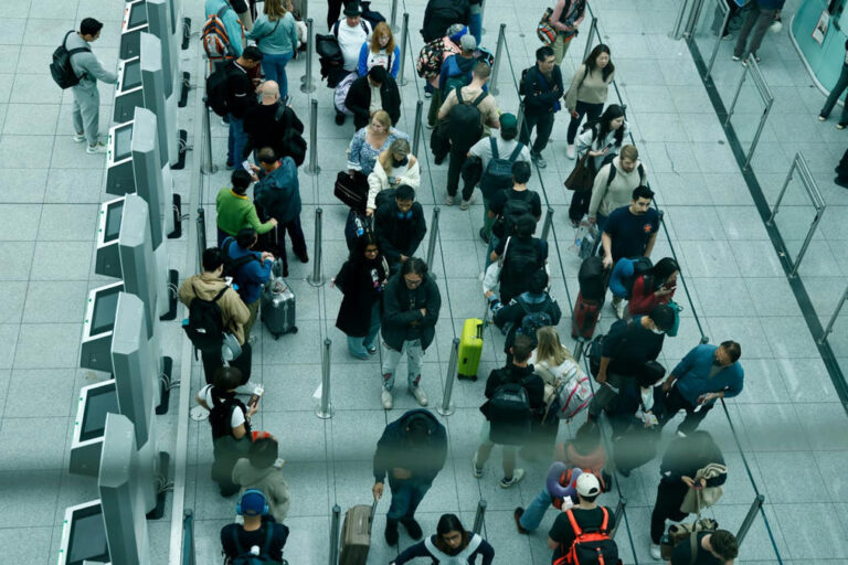 Greece Suspends EU Biometric Checks for UK Tourists Amid Airport Chaos