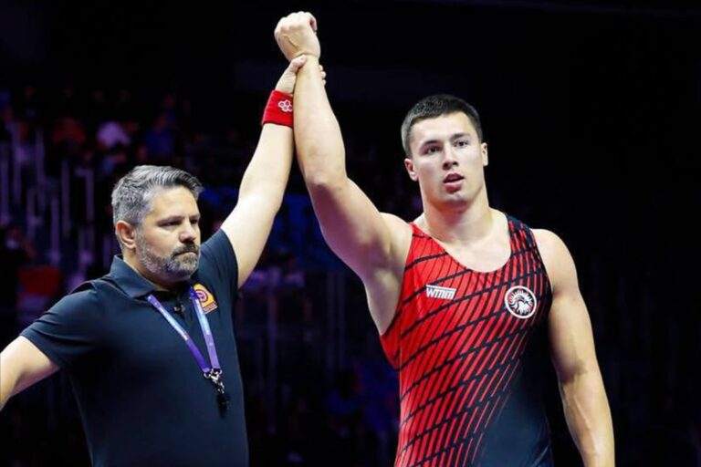 Борец Павел Глинчук «нокаутировал» пощечиной пятикратного чемпиона мира Рызу Каяалпа