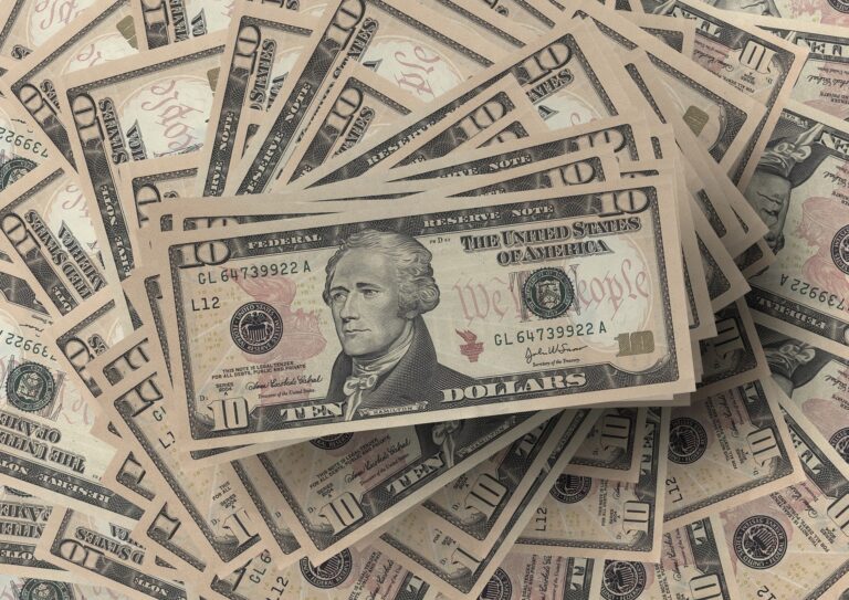 10-aprel kuni xorijiy valyutalarni qaysi banklarda qulay narxda almashtirish mumkin