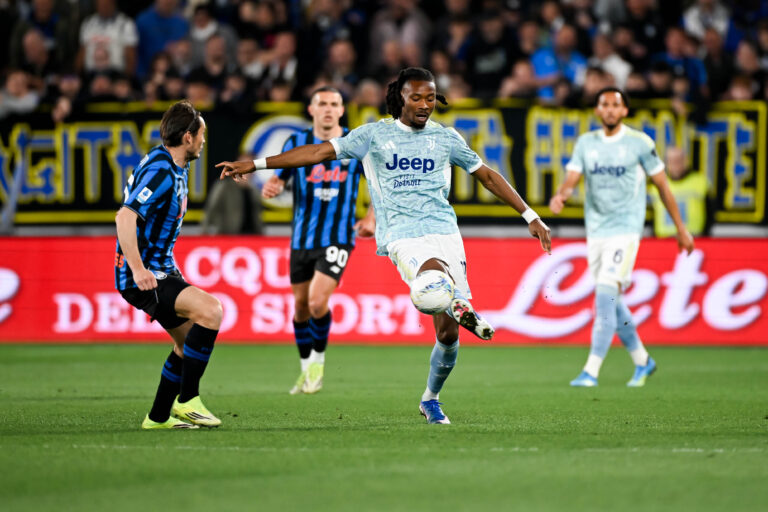 Ювентус выстоял и наказал: автогол принес победу над Аталантой