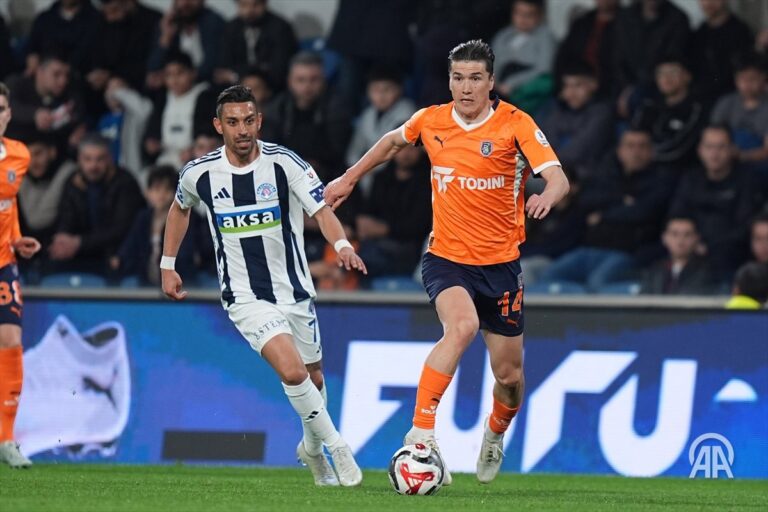 Шомуродов оформил дубль — Башакшехир уничтожил Касымпашу