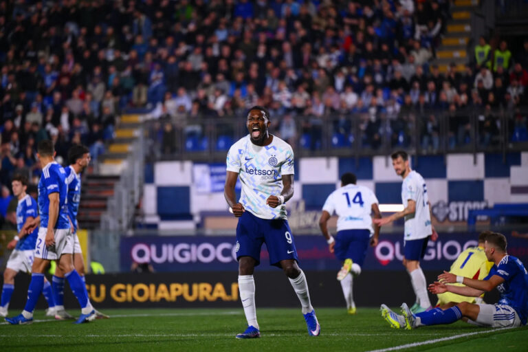 Интер перевернул матч в Комо: дубль Тюрама и Дюмфриса принес волевую победу