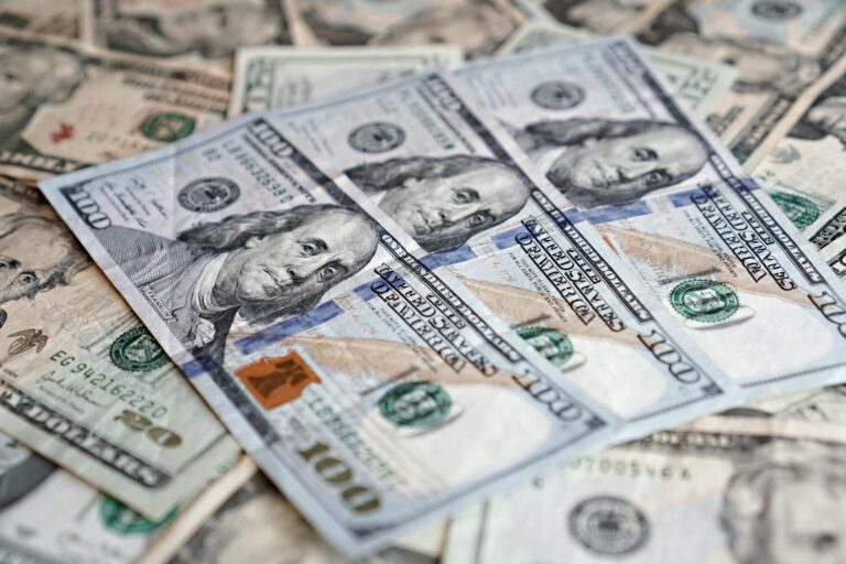 13-aprel kuni xorijiy valyutalarni qaysi banklarda qulay narxda almashtirish mumkin