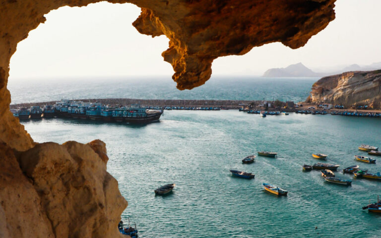 Hormuz bo‘g‘ozidan nechta kema o‘tdi