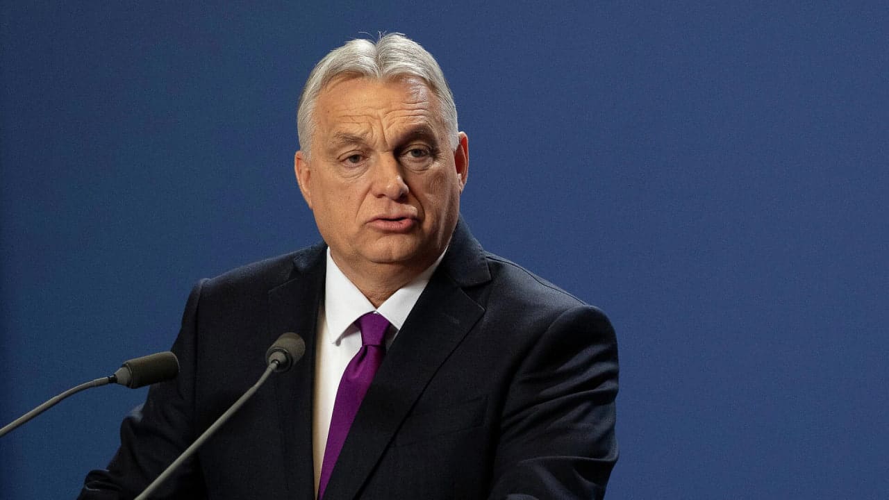 Viktor Orban parlamentdan rasman ketdi