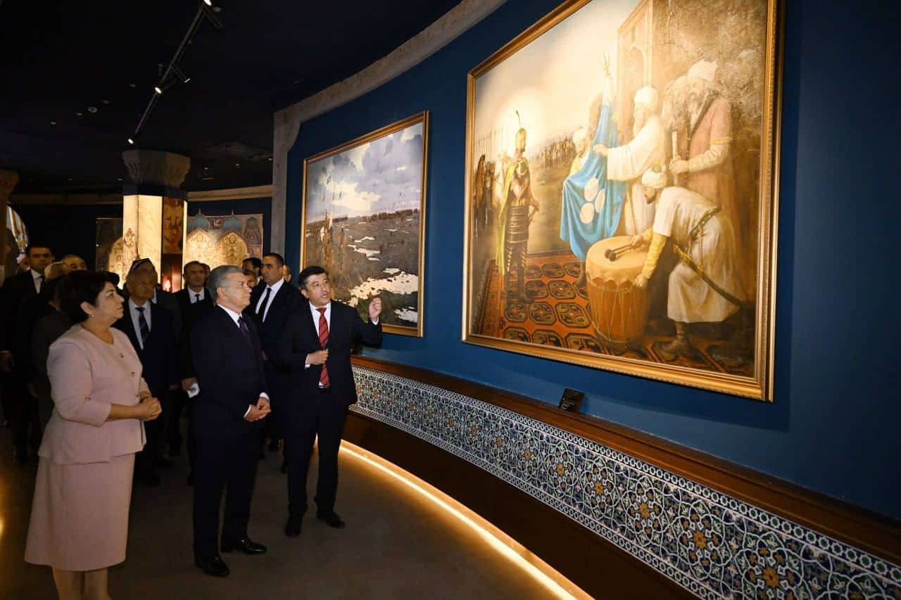 Prezident Temuriylar tarixi davlat muzeyining yangilangan binosi bilan tanishdi