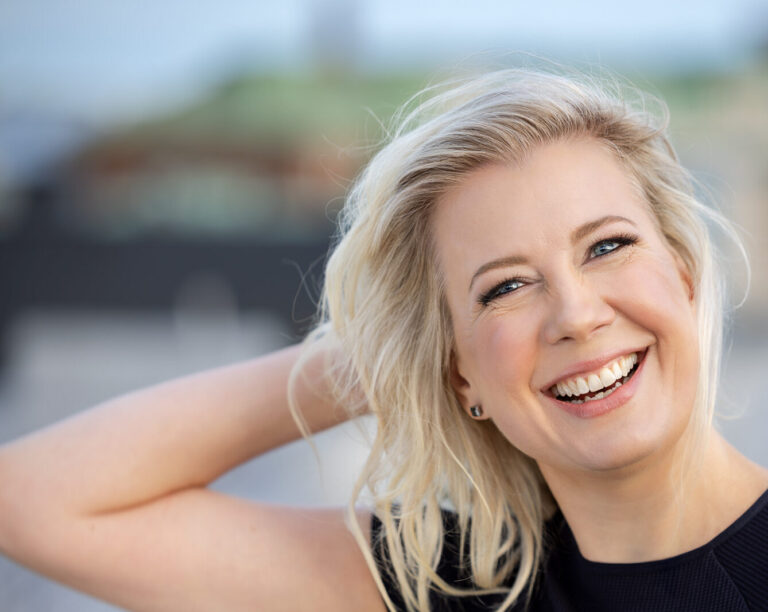 Дирижер случайно выбил из рук солистки скрипку за $1 млн — соцсети в шоке