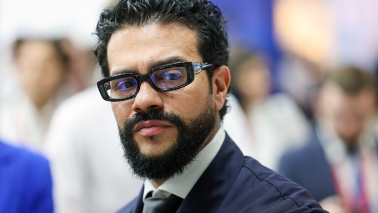 Евросоюз ввел санкции против главы Эрмитажа и Тимати