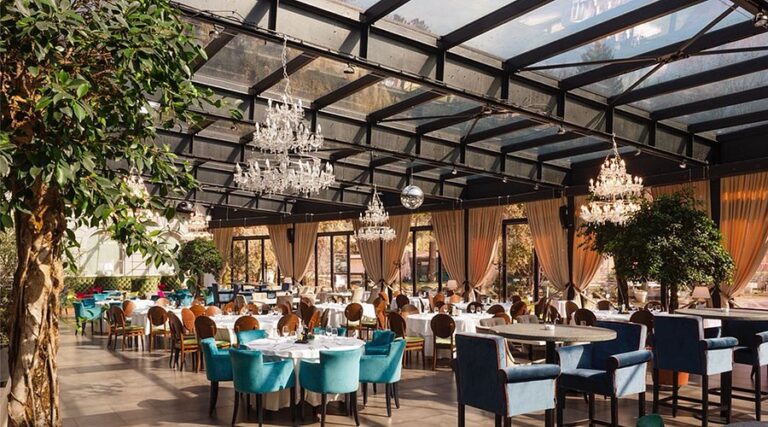 В Ташкенте предпринимателю пригрозили отключить свет из-за вывески  без учета дизайн-кода