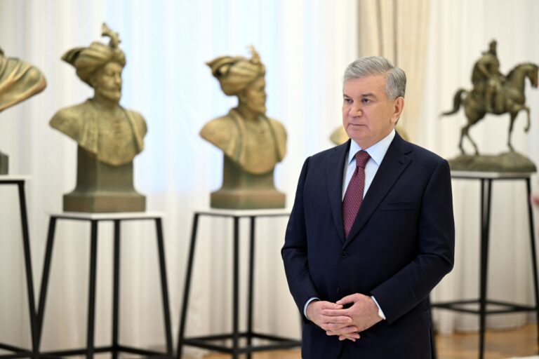 Памятники Захириддину Бабуру установят в Исламабаде и Бабуре