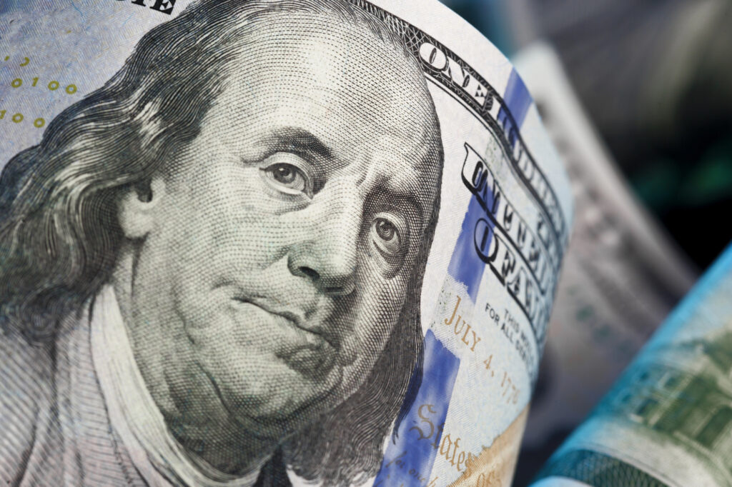Dollar oshdi: 1-iyun uchun valyutalar kursi e’lon qilindi