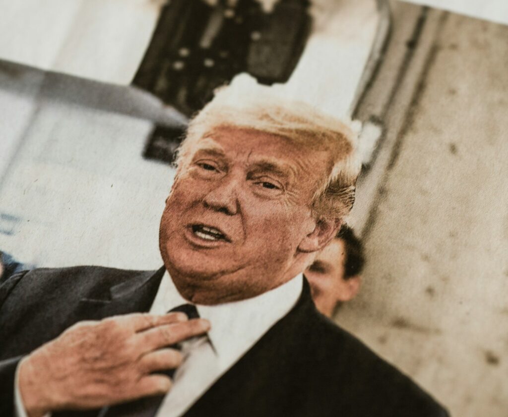 Синяки есть, проблем нет: Белый дом рассказал о здоровье Трампа