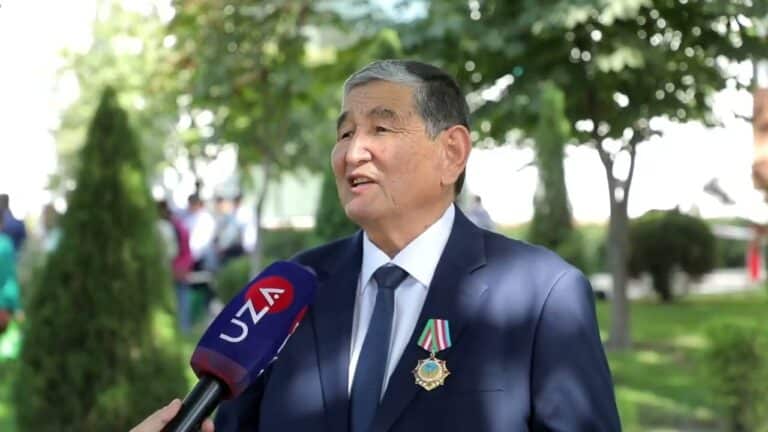 Мирзиёев подписал указ о награждении Рахматуллы Джаббарова — ему присвоено почетное звание