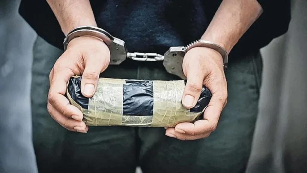 Farg‘onada tog‘a va jiyan narkosavdogarlar 4,9 kilogramm gashish bilan ushlandi