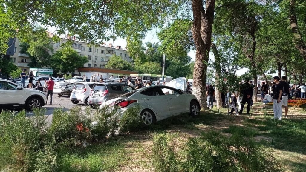 Toshkentda 15 ta avtomobil ishtirokida YTH sodir bo‘ldi — video