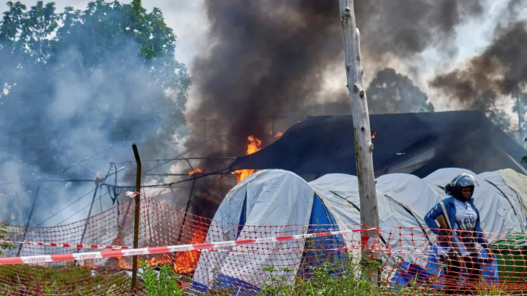 Kongoda Ebola vahimasi: olomon shifoxona chodirlariga o‘t qo‘ydi