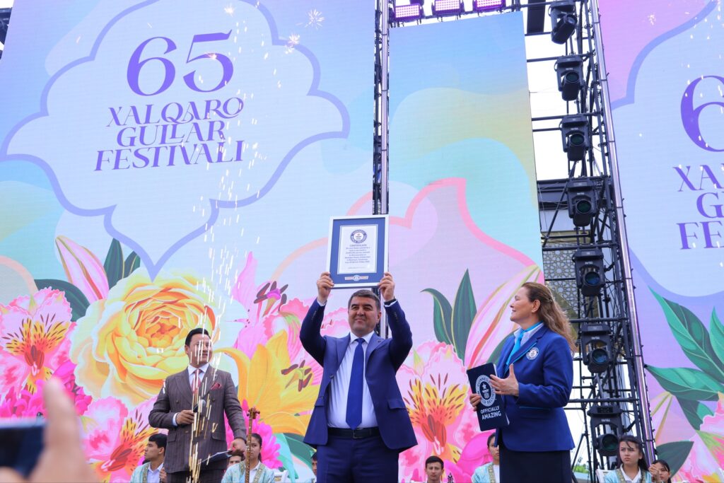 Namangan gullar festivali Ginnes rekordlar kitobiga kirdi
