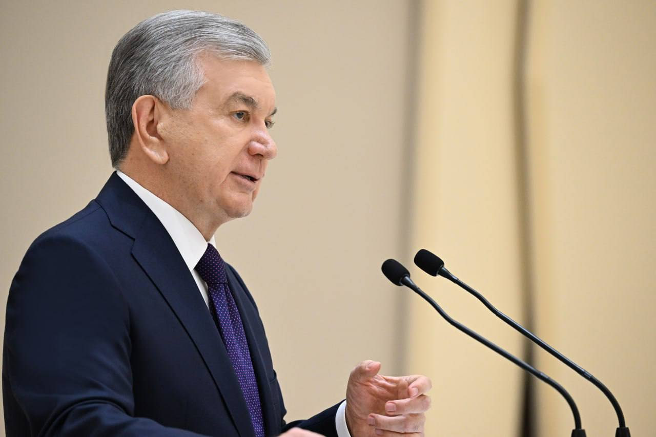 Shavkat Mirziyoyev bitiruvchilarni tabrikladi