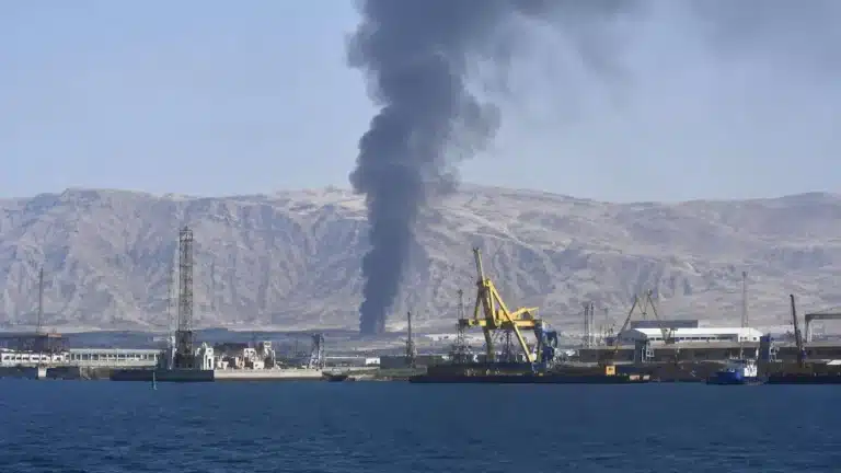 AQSh Eronning porti va shahriga zarba berdi