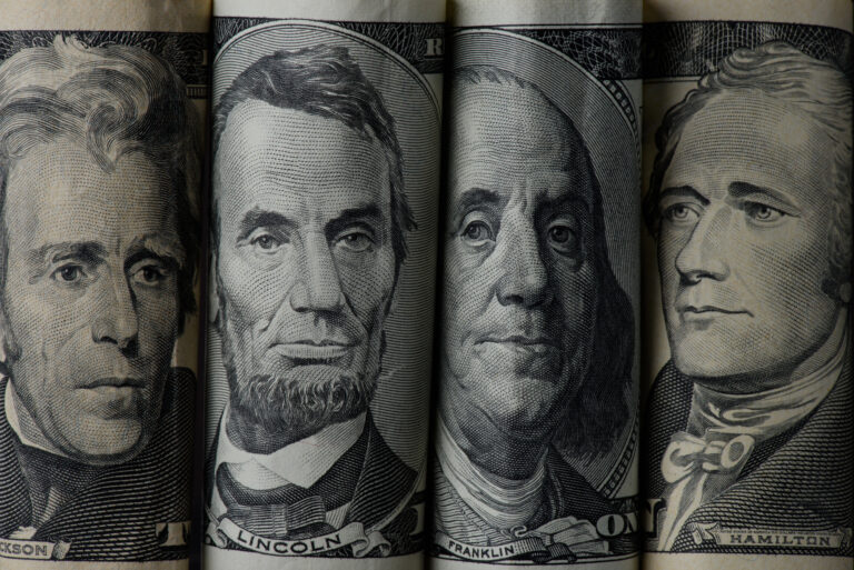 Dollar yangi haftani o‘sish bilan boshlaydi: 8-iyun uchun valyutalar kursi e’lon qilindi