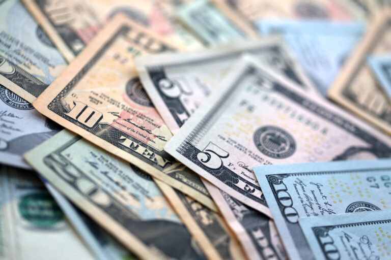Dollar oshdi: 5-iyun uchun valyutalar kursi e’lon qilindi