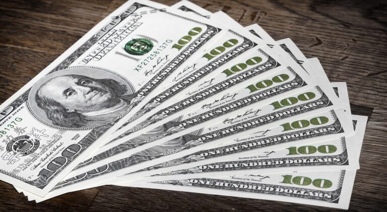 Dollar tushdi: 2-iyun uchun valyutalar kursi e’lon qilindi