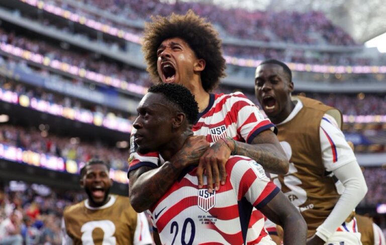 First-Half Blitz Seals Comfortable 4-1 World Cup Win for USA
