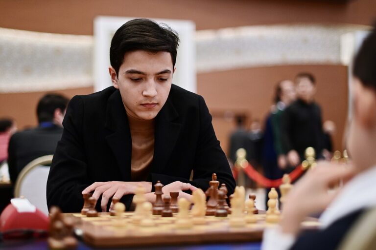 Мухиддин Мадаминов стал победителем UzChess Cup, Вохидов взял серебро