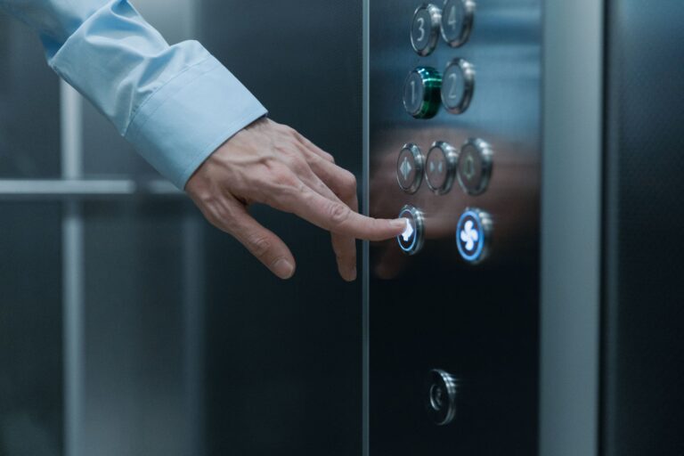 O‘zbekistonda liftlar xavfsizligini baholash bo‘yicha yangi tartib joriy etildi