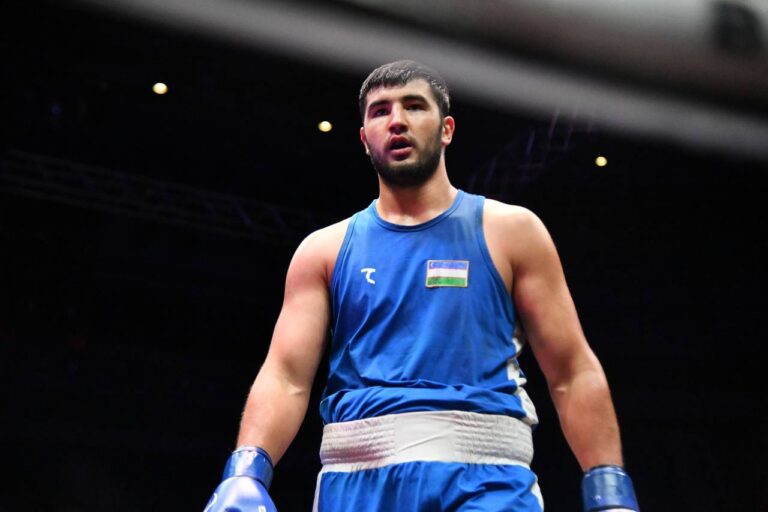 Жахонгир Зокиров досрочно выиграл дебютный бой на Zuffa Boxing