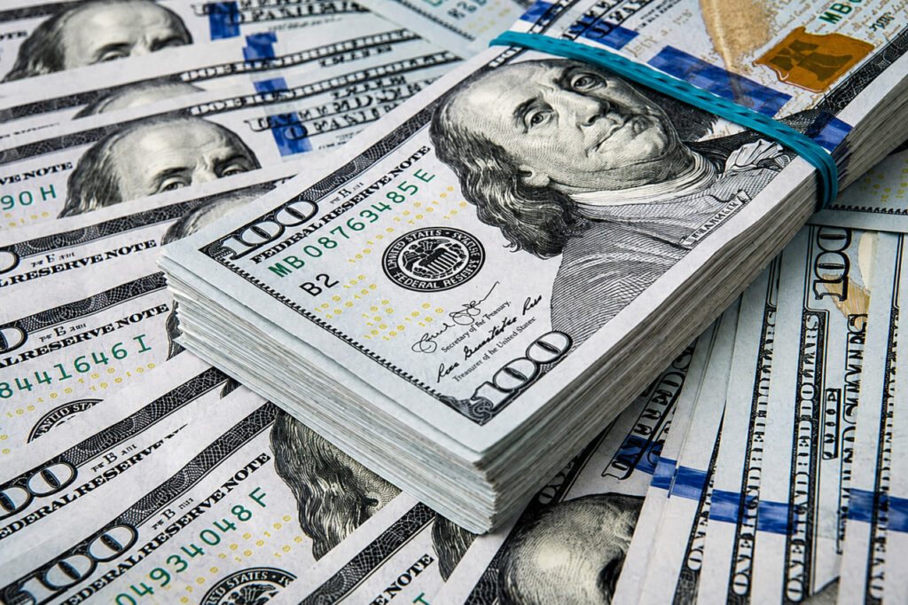 Dollar kursi may oyida qanchaga oshdi