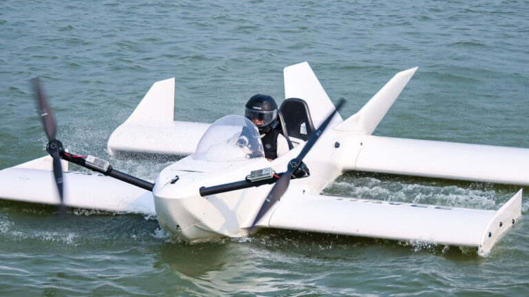 Suv ustida «uchuvchi» WaveFly 5X yangi ekranoplani taqdim etildi