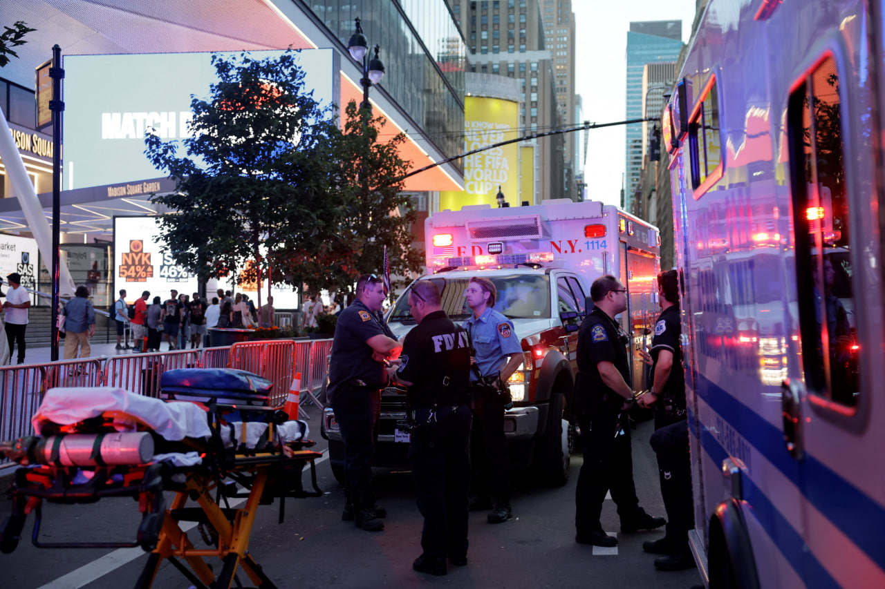 Five Hospitalised After Random Stabbing at New York's Penn Station Ahead of NBA Finals
