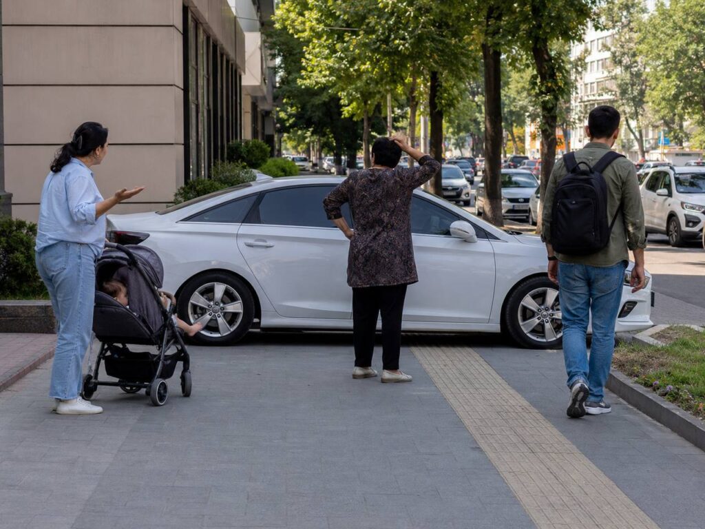 Toshkentda noto‘g‘ri joyda to‘xtagan avtomobillar evakuatsiya qilinmoqda