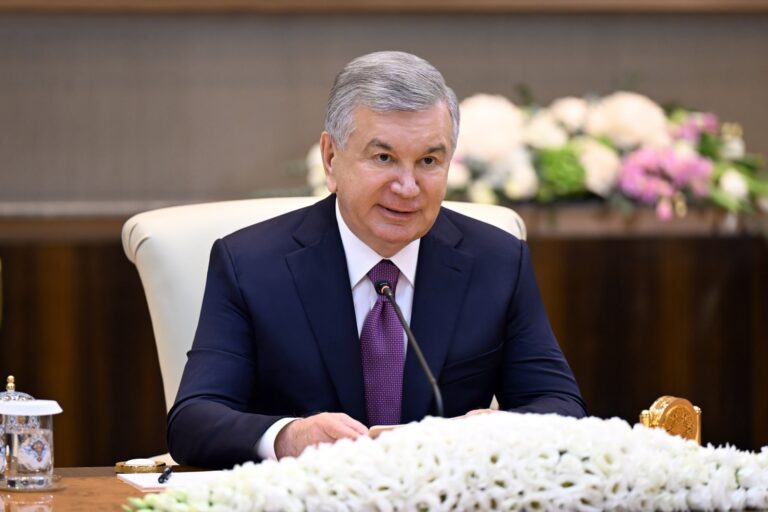 Президент перенес начало рабочего дня госучреждений на 10:00 из-за матча Узбекистан – Колумбия