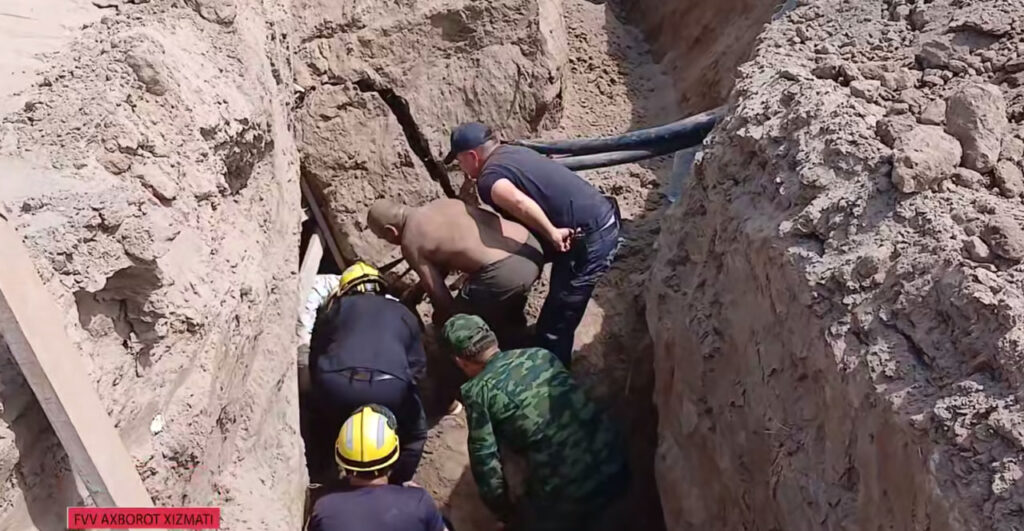 Urganchda qurilish vaqtida fuqaroni tuproq bosib qoldi — video