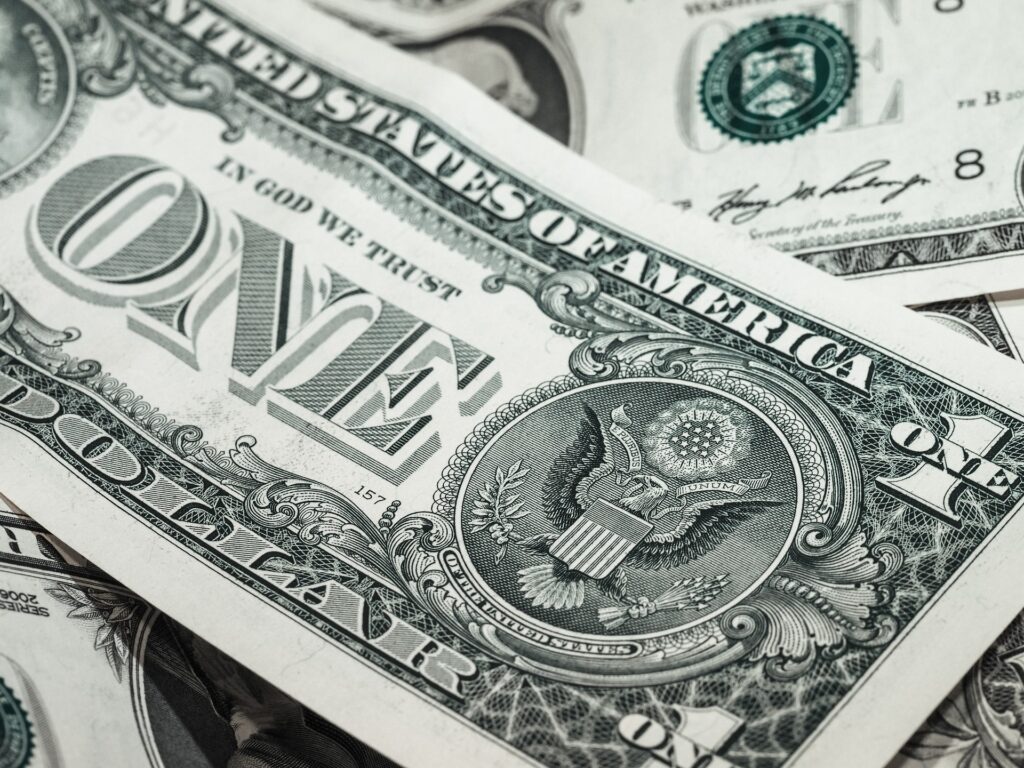 Курс доллара на 10 июня вырос почти на 22 сума