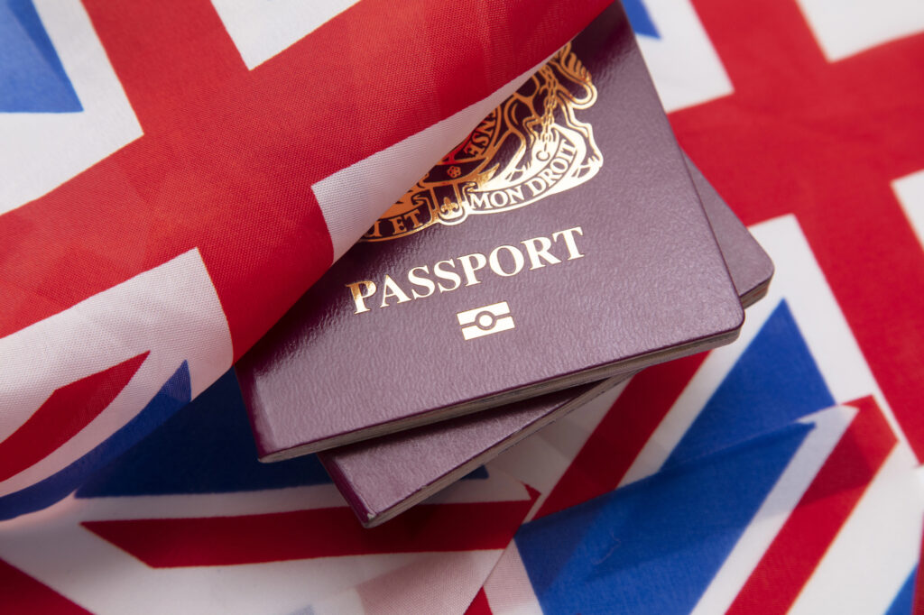 Buyuk Britaniya to‘liq elektron viza rejimiga o‘tdi