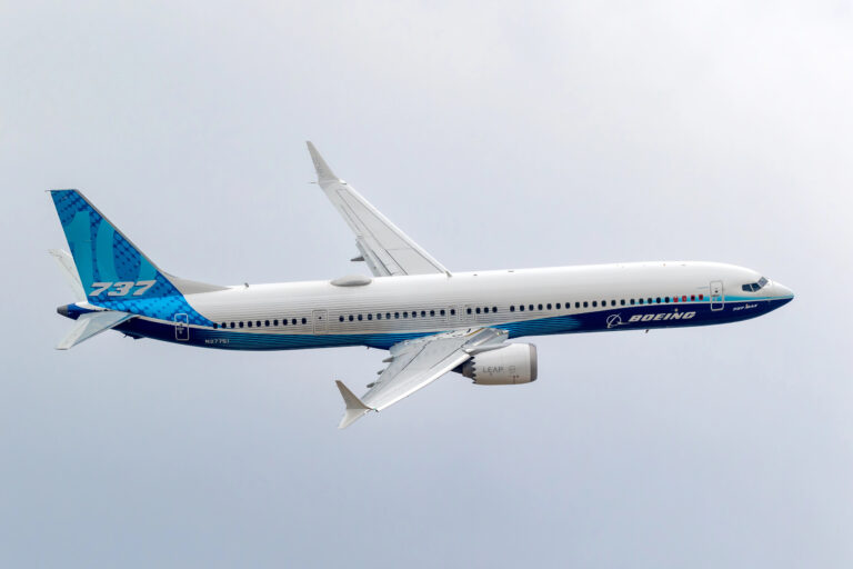 Hundreds of Boeing 737MAX jets may have unsafe seats