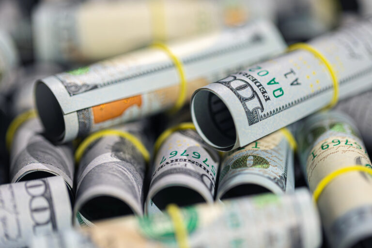 Dollar yangi hafta boshida pasayadi: 27-iyul uchun valyutalar kursi e’lon qilindi