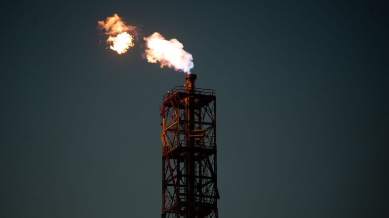 Грозят ли Узбекистану новые санкции США из-за российской нефти и газа