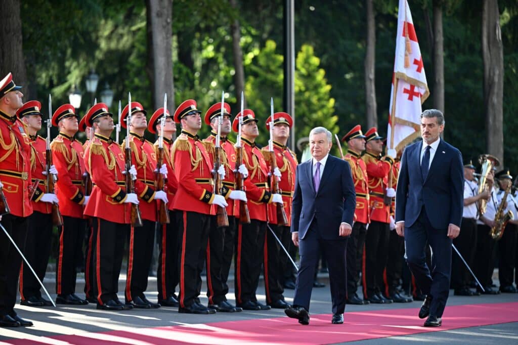 Charm-poyabzalchilar uchun subsidiyalar, Mirziyoyevning Gruziyada mukofotlanishi, Qirg‘izistonda yonilg‘i taqchilligi — 2-iyul kungi muhim yangiliklar dayjesti