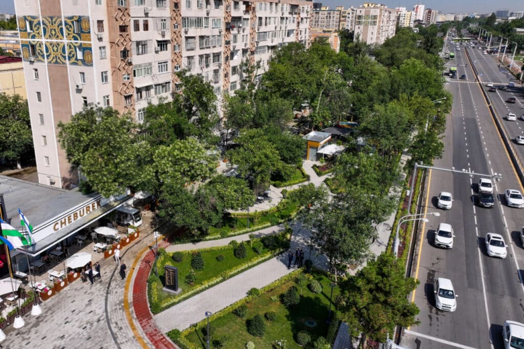 Круглосуточную торгово-сервисную улицу создали в Сергелийском районе