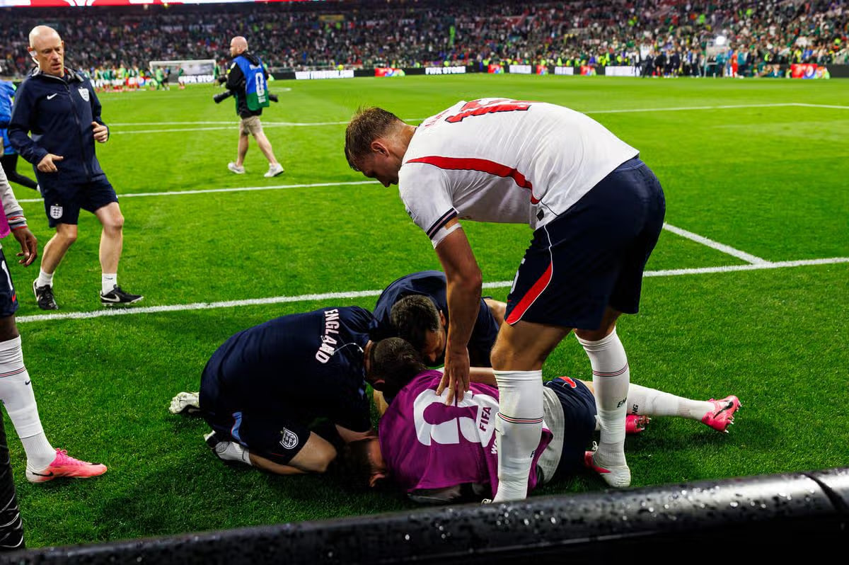 Jordan Henderson Hospitalised With Severe Wrist Injury