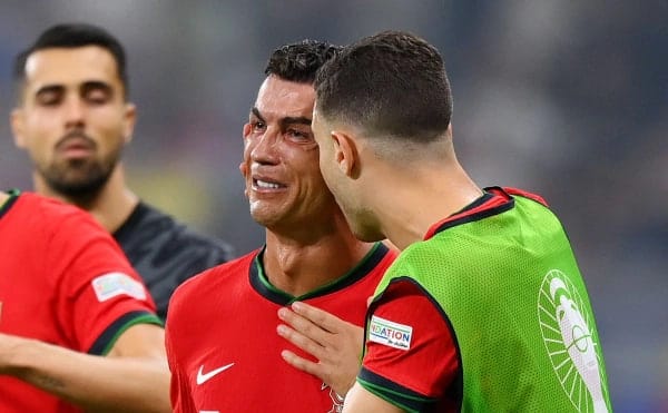 Krishtianu Ronaldu Jahon chempionatlari bilan ko‘z yoshlar ichida xayrlashdi