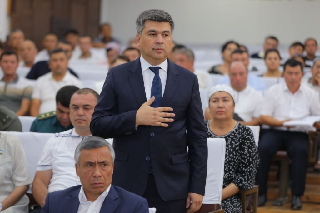 В Бекабаде сменился хоким: кто возглавил город