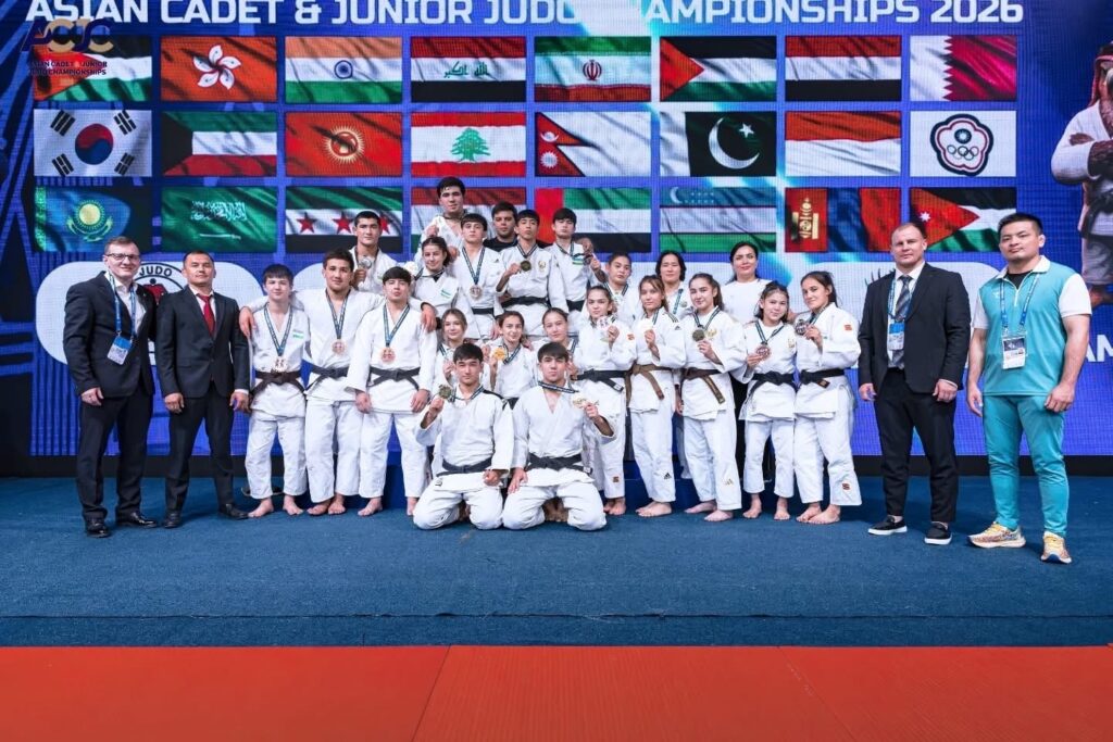 Юношеская сборная Узбекистана по дзюдо взяла первенство на чемпионате Азии