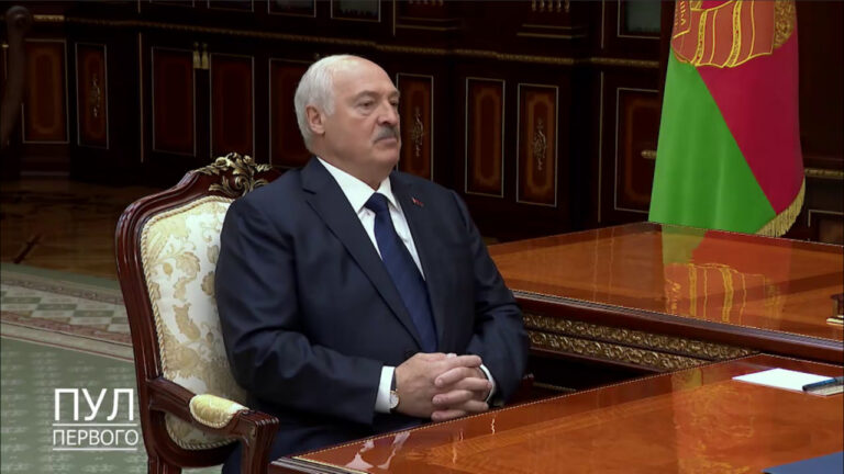Oylik maosh — uchinchi masala: Lukashenko yana o‘zbekistonlik migrantlar haqida gapirdi