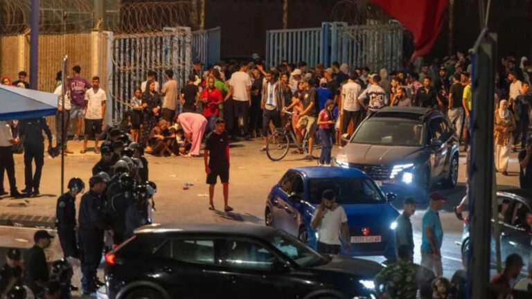 Ispaniya hududiga bir kunda minglab migrantlar kirdi
